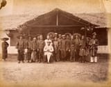 Malaysia;_Captain_China_surrounded_by_his_Chinese_and_Malay_Wellcome_V0037516