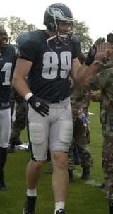 Eagles_Chad_Lewis_Terrell_Owens_Donovan_McNabb_at_Military_Appreciation_Day_2004