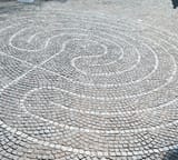 1743981974813772