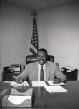 441-G-81-121-3_Clarence_Thomas,_Assistant_Secretary_for_Civil_Rights,_in_His_Office,_May_18,_1981_(cropped)