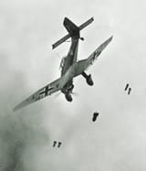 ww2-german-stuka-dive-1200x1401
