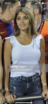 antonella-roccuzzo-lionel-messis-wife-v0-yyyidvy0077a1