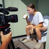 Greta_tune_bear_toilet