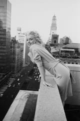 hbz-vintage-nyc-1955-marilyn-monroe-ambassador-hotel-gettyimages-73996485