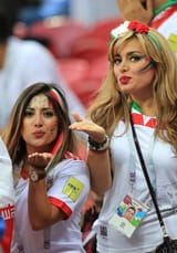 Iranian-soccer-fans_main-qimg-d2eff77899c87d6c1cbb8557dae3e321