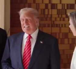 trump queen_thumb.jpg