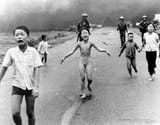 2901_vietnam_war_naked_girl