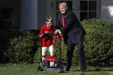 170915-white-house-lawnmower-kid-trump-njs-1049a
