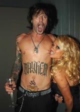 pamela-anderson-tommy-lee-15-70034cedca3d4b89aee204305179d9ef