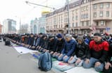 moscow muslims praying