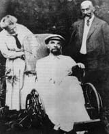 Vladimir Lenin&#039;s last photo. He had had three strokes at this point and was completely mute, 1923