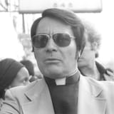 Rev._Jim_Jones,_1977_(cropped)2