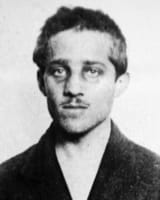 Gavrilo_Princip%2C_cell%2C_headshot%2C_bw_%28cropped%29