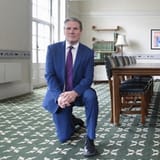 starmer-takes-the-knee_200609