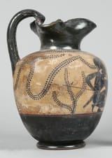 Attributed to the Athena Painter (Attic, active 500-460 BC) Two warriors in ambush, perhaps Odysseus and Diomedes - Black figure oinochoe (view 2)