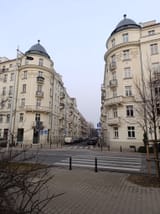 Polish sidewalk - no parking!