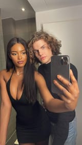 wiman_man_happy_couple_selfie