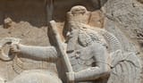 Irnp105-Grobowce_Naqsh-E_Rustam_(cropped)