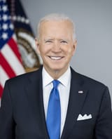 1744112525076905