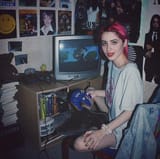 n64-girl-gamer-v0-fb0jq8d4i4wc1