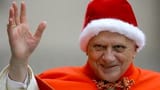 ap_pope_camauro_kb_130228_wb