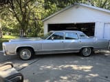 Drivers_side_view,_1979_Lincoln_Continental_Town_Car