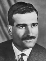 800px-Eli_Cohen_1959_Portrait_%283x4_cropped%29