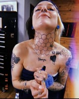 well-now-dating-a-woman-onlyfans-neck-tattoo-v0-skj3oiwvinoa1