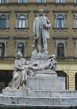 Semmelweis-Statue-Budapest