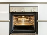 mda-oven-integrated-clean-oven-in-a-white-kitchen