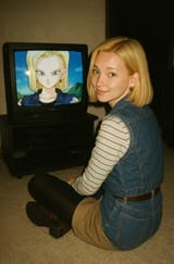 Android 18 watching TV DBZ