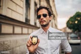 detective-showing-his-police-badge[1]