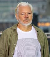 Julian_Assange_at_2025_Cannes_The_Six_Billion_Dollar_Man_Photocall_3_(cropped)