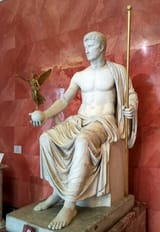 Statue_of_the_Emperor_Octavian_Augustus_as_Jupiter_1