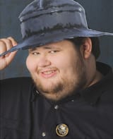 898797