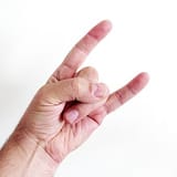 Index_and_little_fingers_open