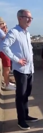 meonleft