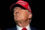 archiv-04072025-usa-gemeinsamer-stuetzpunkt-andrews-praesident-donald-trump-spricht-mit-reporte
