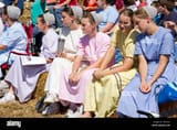 amish-girls-1867-medicine-lodge-treaty-reenactment-treaty-pageant-CW1267