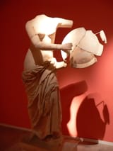 Perge_-_Aphrodite_mit_Schild_1 (1)