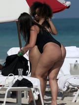 Burger Queen At Beach
