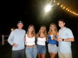 Pinterest - LQ! (lilyquinn_) - Going out outfits (2) - Group of friends pose for a picture together at night