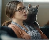 the bad mom with her pet cat