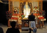 catholic-praying-to-mary