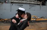 160706-us-navy-girlfriend-kiss