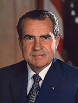 Richard_Nixon_presidential_portrait_(1)
