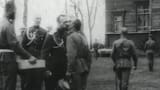 Nicholas_2nd_kissing his soldiers