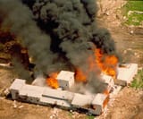 waco-compund-burning