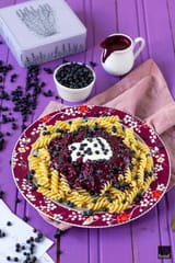 Makaron z jagodami - pasta with forest blueberries