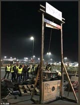 7219574-6477953-The_guillotine_carried_the_name_of_En_Marche_the_party_of_under_-a-3_1544408274081-902575617